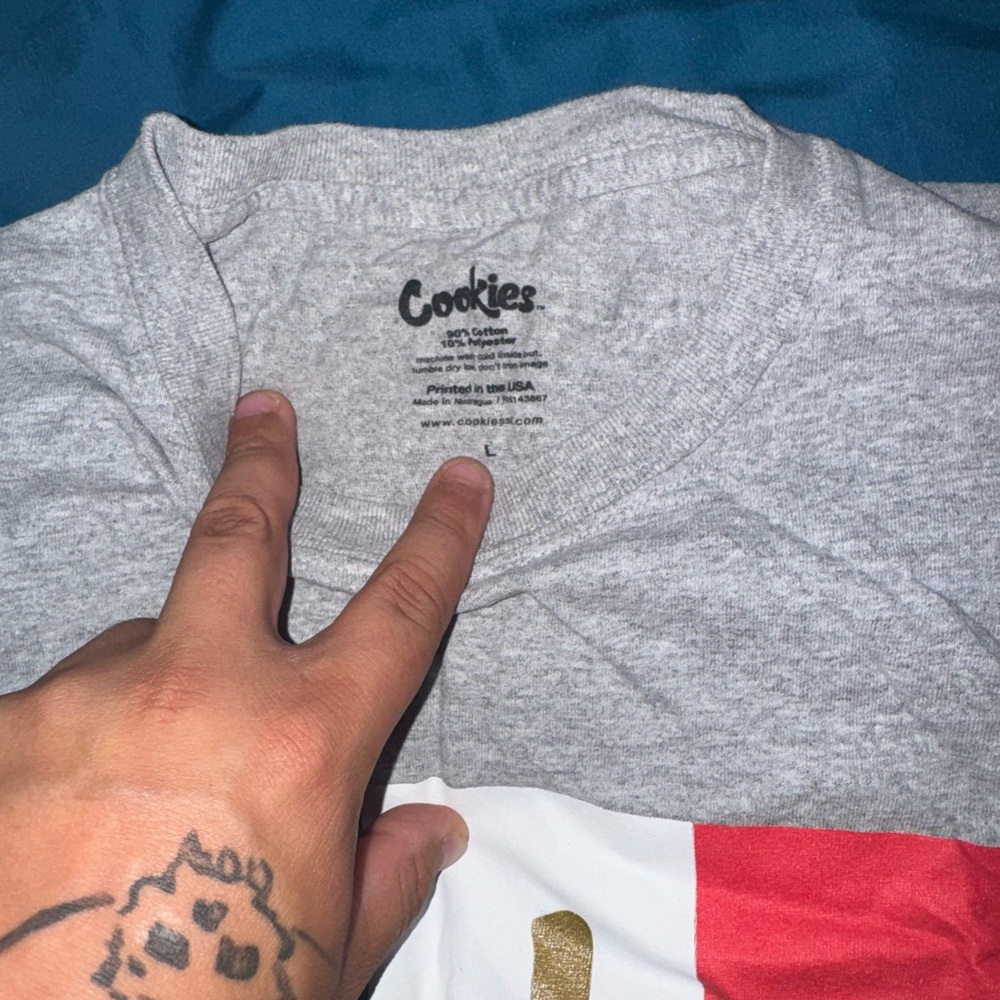 Men's Gray and Red Shirt